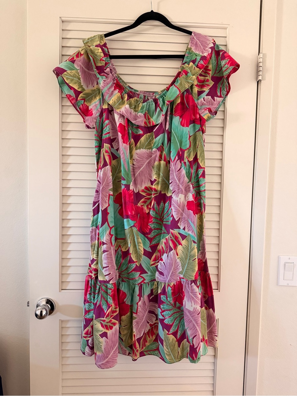 Hilo Hattie Off-Shoulder Dress
